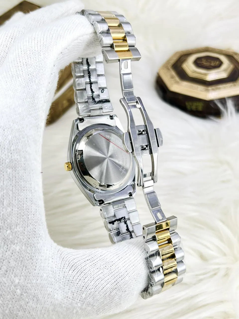 MAN'S WATCH